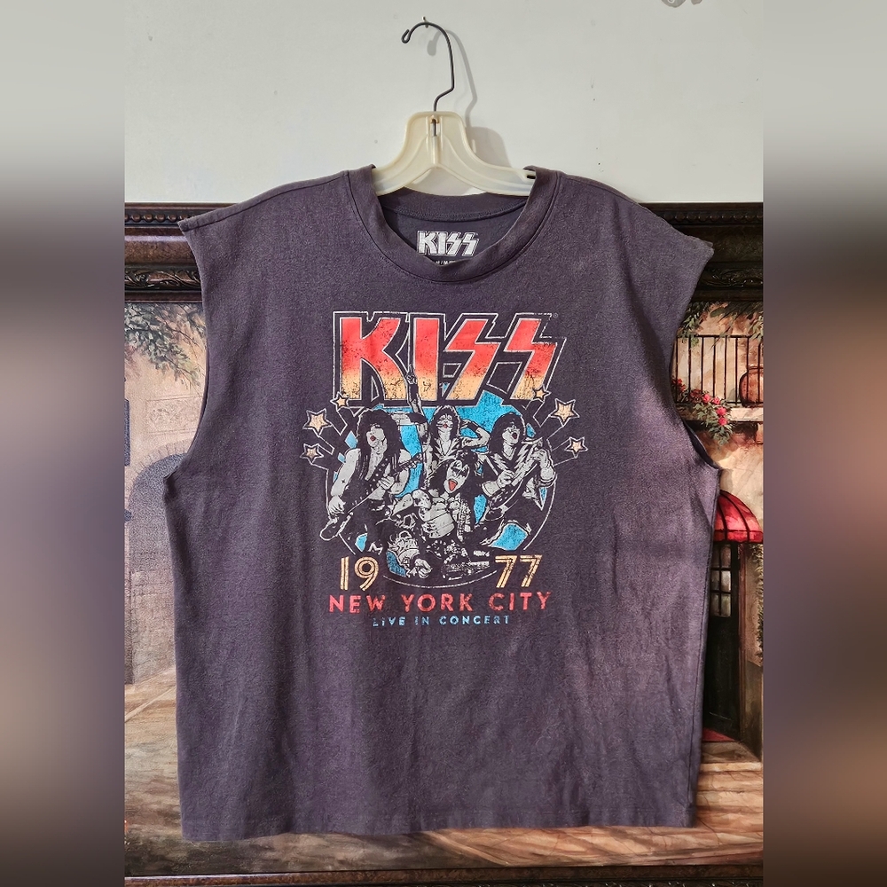 KISS Graphic Sleeveless Tee
